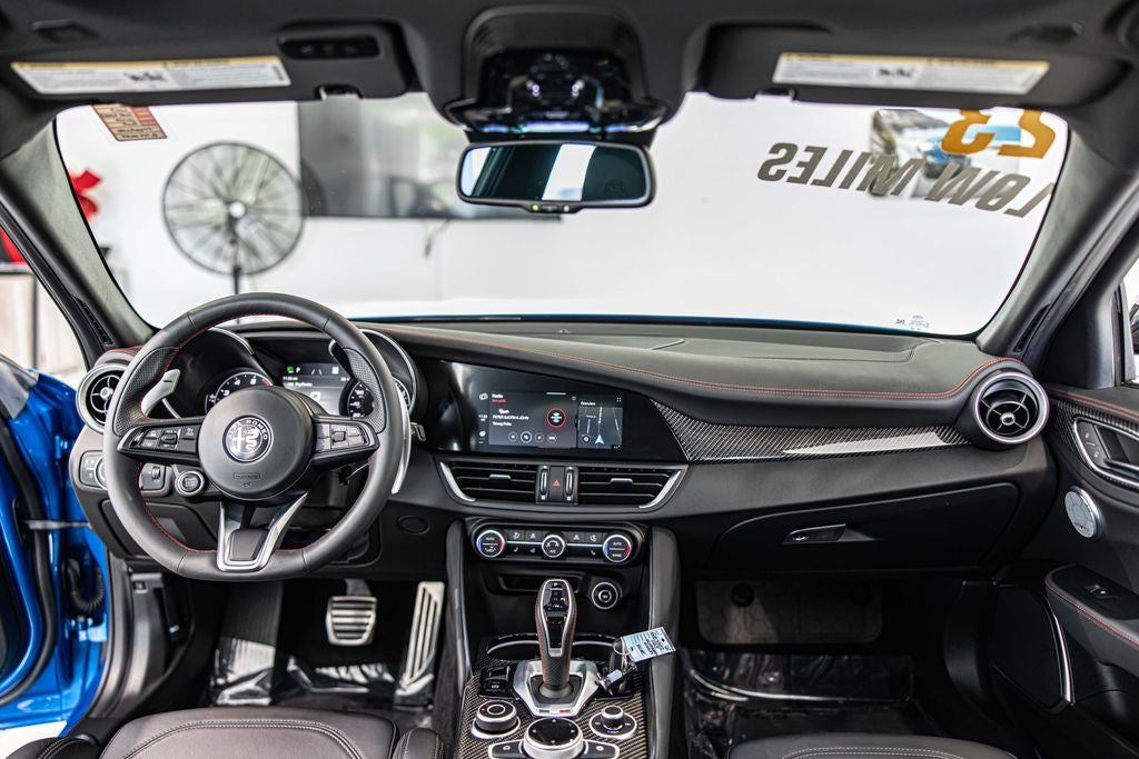 2023 Alfa Romeo Giulia Estrema