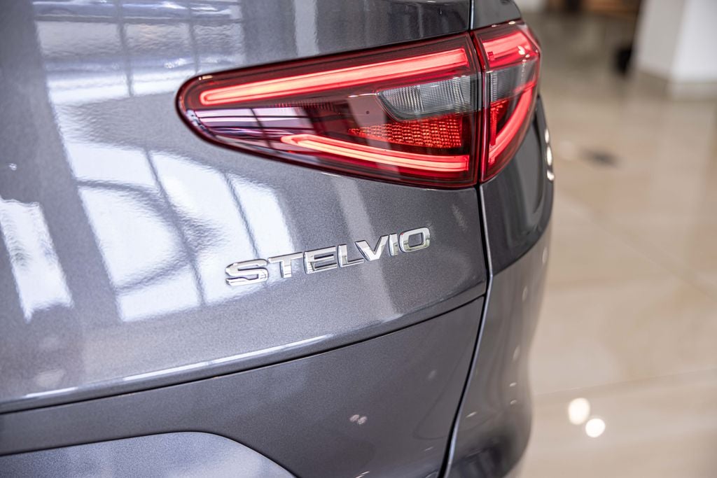 2022 Alfa Romeo Stelvio Veloce