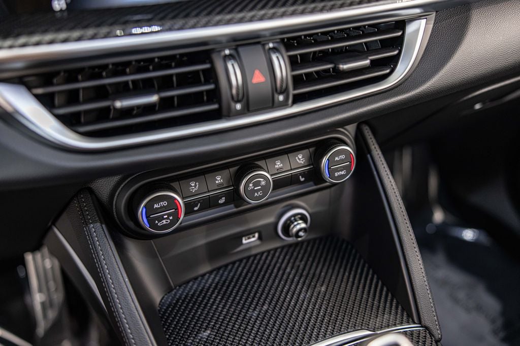 2023 Alfa Romeo Stelvio Quadrifoglio