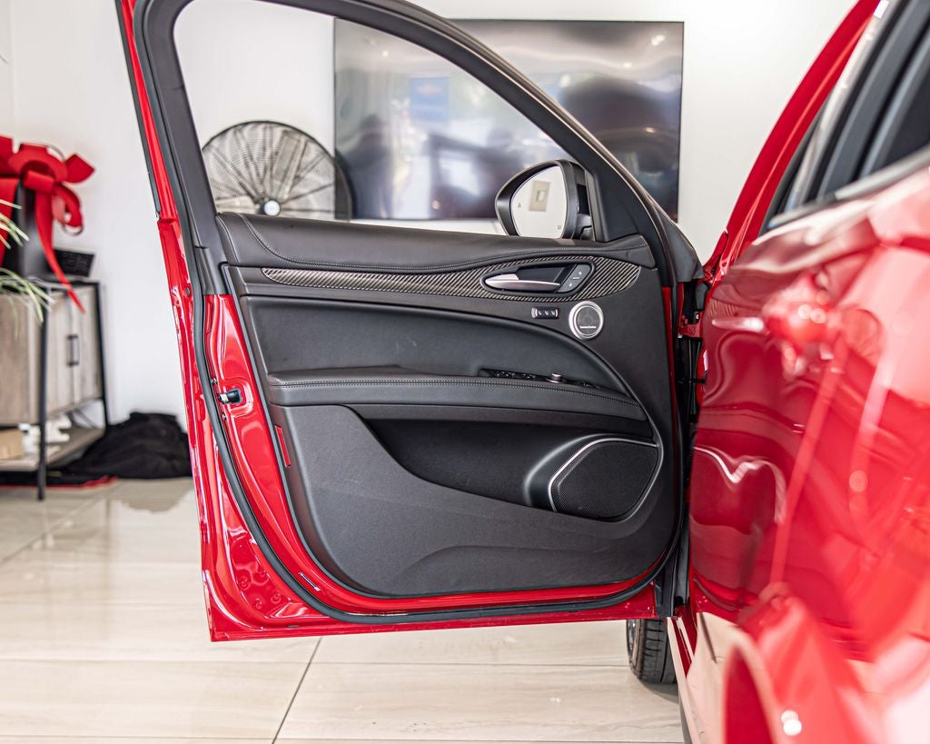 2023 Alfa Romeo Stelvio Quadrifoglio