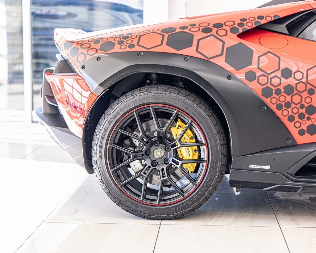 2023 Lamborghini Huracan Sterrato Base