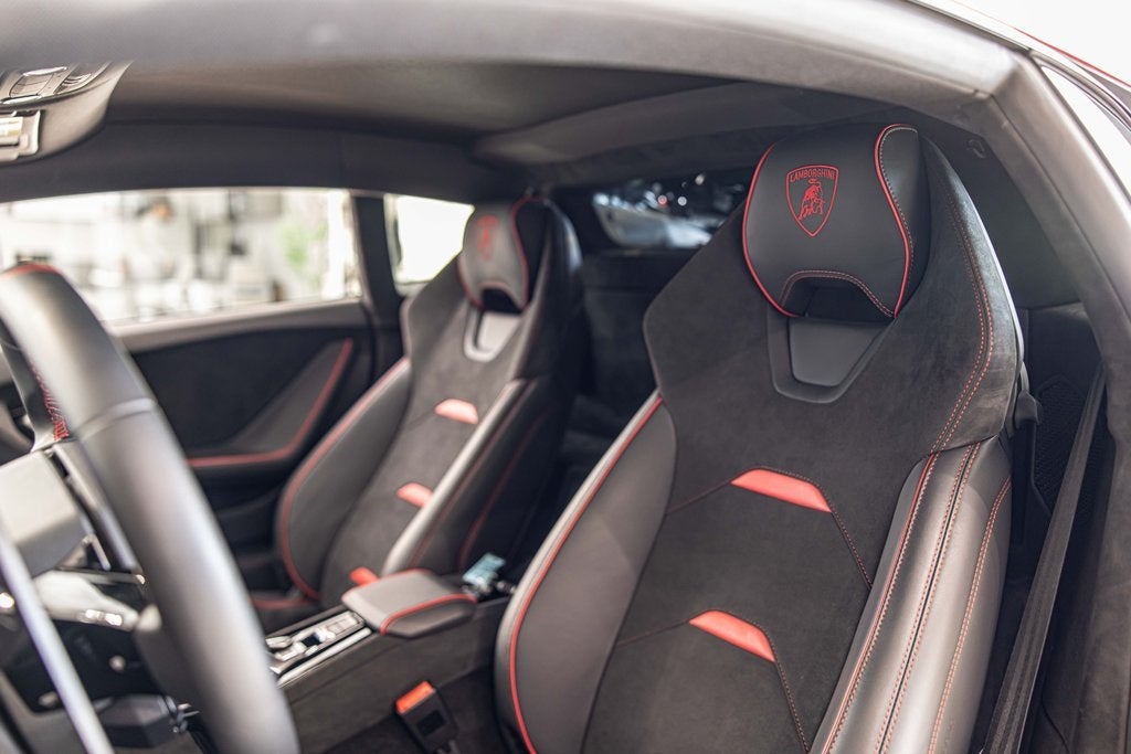 2023 Lamborghini Huracan Sterrato Base