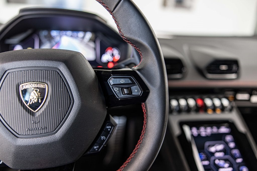 2023 Lamborghini Huracan Sterrato Base