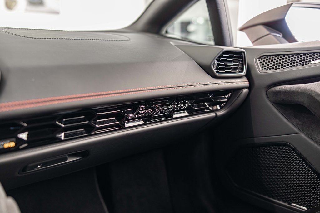 2023 Lamborghini Huracan Sterrato Base