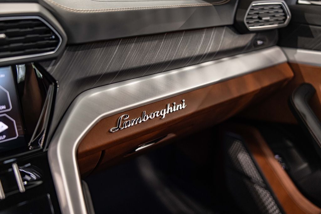 2020 Lamborghini Urus Base