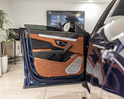 2020 Lamborghini Urus Base