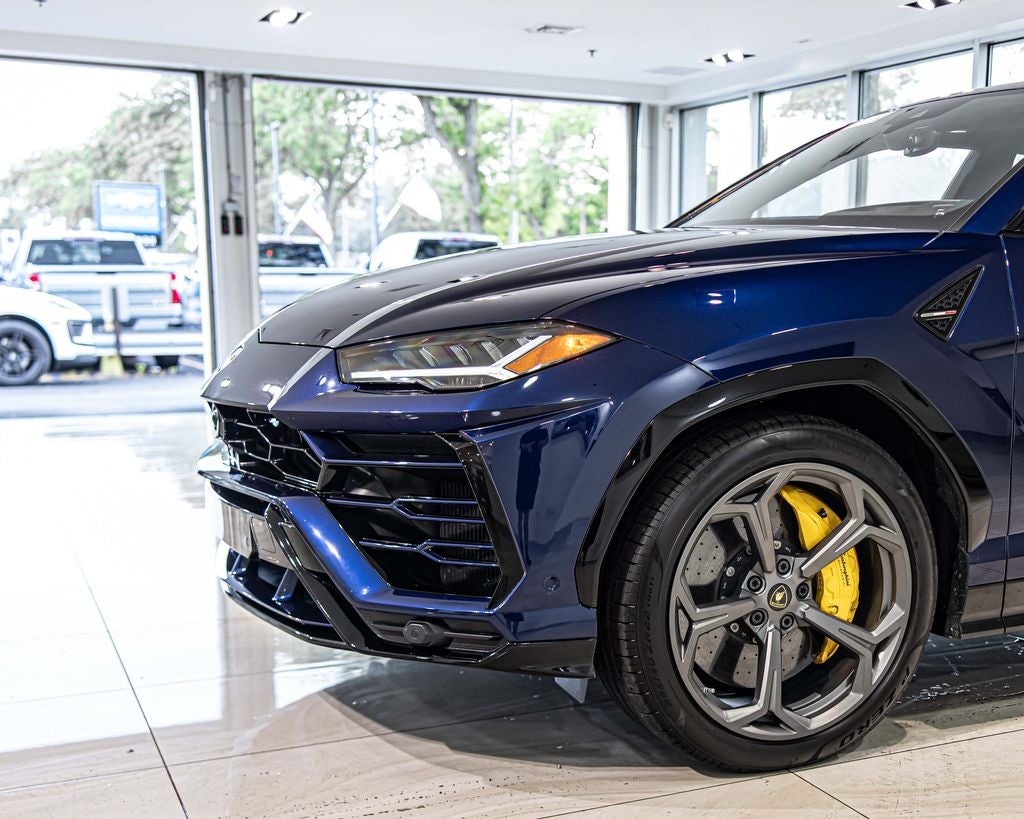 2020 Lamborghini Urus Base