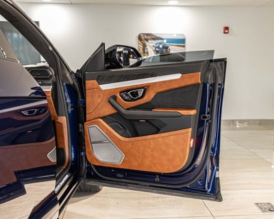 2020 Lamborghini Urus Base