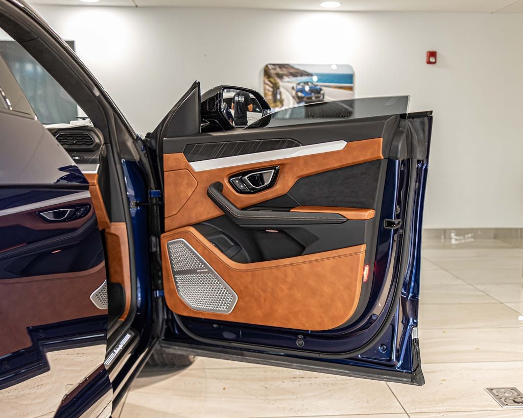 2020 Lamborghini Urus Base